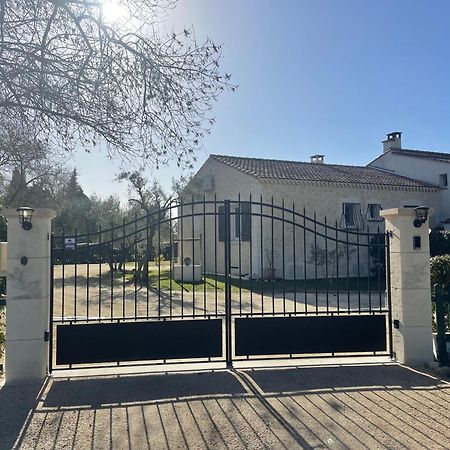 Arles Campagne Location "La Campagn'Arles" Bed & Breakfast Exterior foto